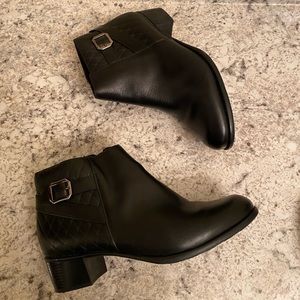 Black Munro Low Heel Boots